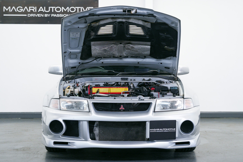 Mitsubishi Lancer Saloon White #67