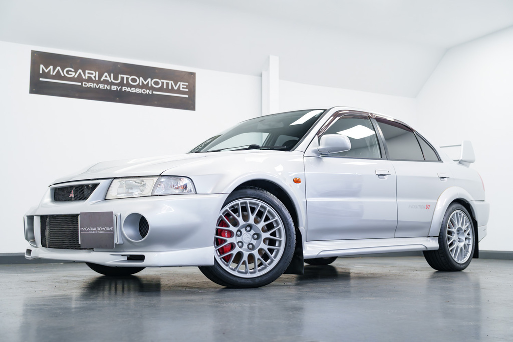 Mitsubishi Lancer Saloon White #68