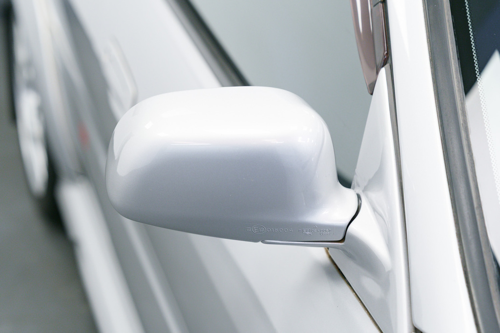 Mitsubishi Lancer Saloon White #24