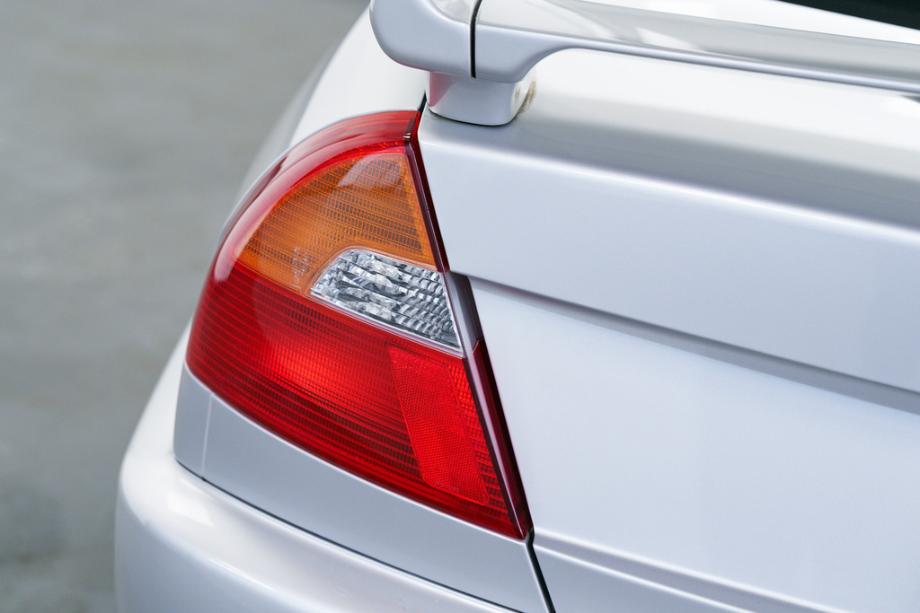 Mitsubishi Lancer Saloon White #16