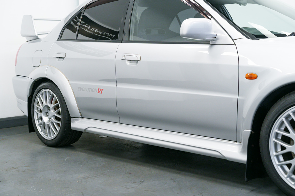 Mitsubishi Lancer Saloon White #25
