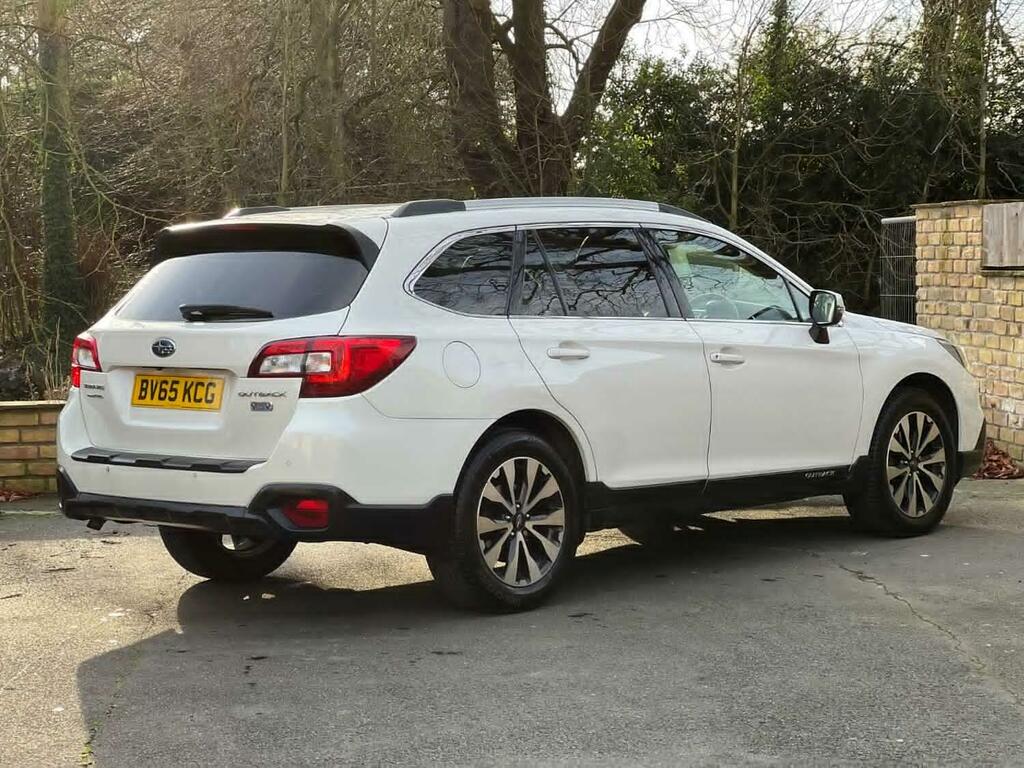 Subaru Outback Estate 2.0 D Se Premium 2015 BV65KCG White #4