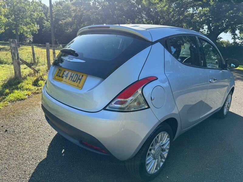 Chrysler Ypsilon Hatchback 1.2 Se Euro 5 Ss 201564 Silver #5