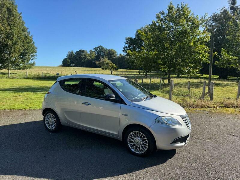 Chrysler Ypsilon Hatchback 1.2 Se Euro 5 Ss 201564 Silver #7