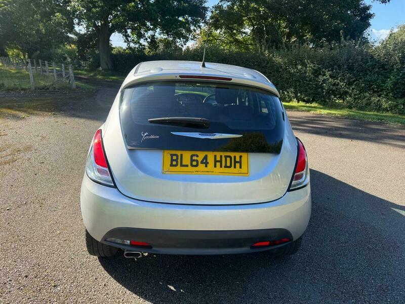 Chrysler Ypsilon Hatchback 1.2 Se Euro 5 Ss 201564 Silver #11