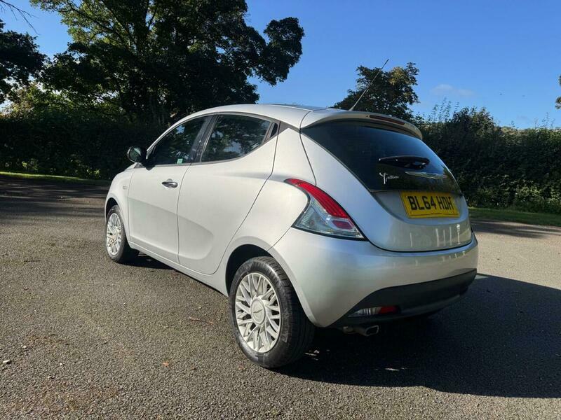 Chrysler Ypsilon Hatchback 1.2 Se Euro 5 Ss 201564 Silver #9