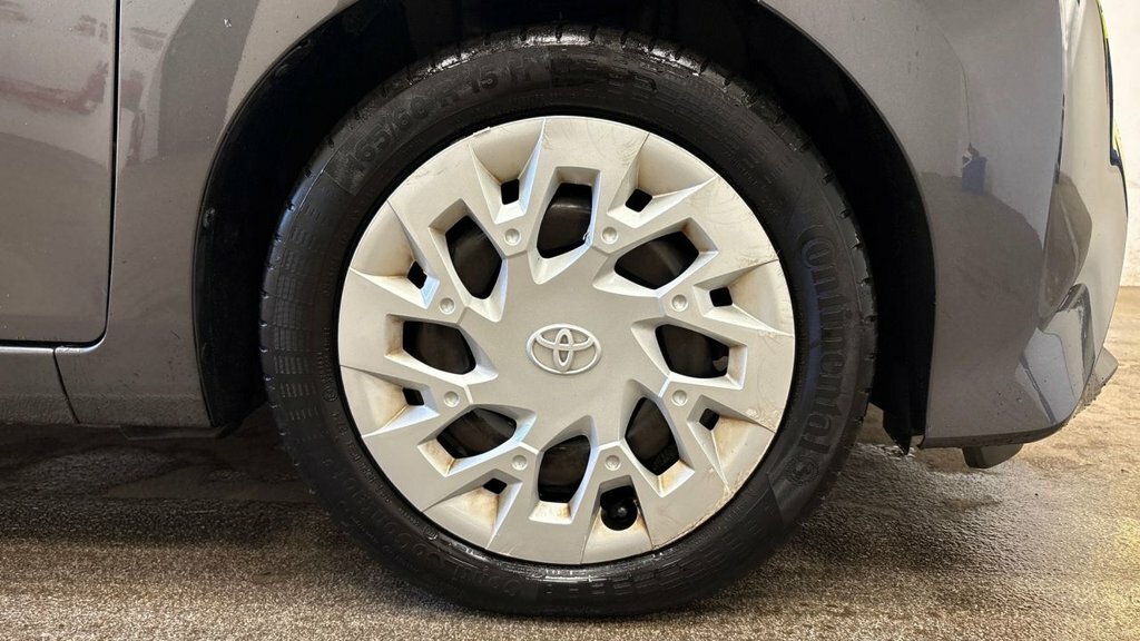 Toyota Aygo 1L X-play FG71GZM Grey #4