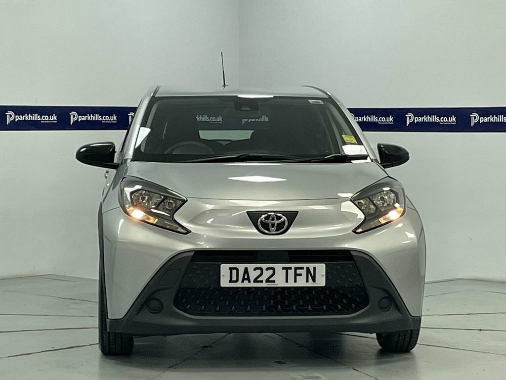 Toyota Aygo X 1L Pure DA22TFN Silver #6
