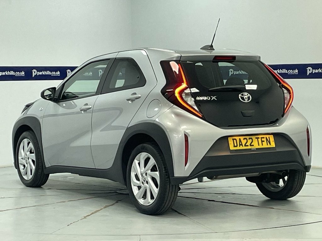 Toyota Aygo X 1L Pure DA22TFN Silver #3