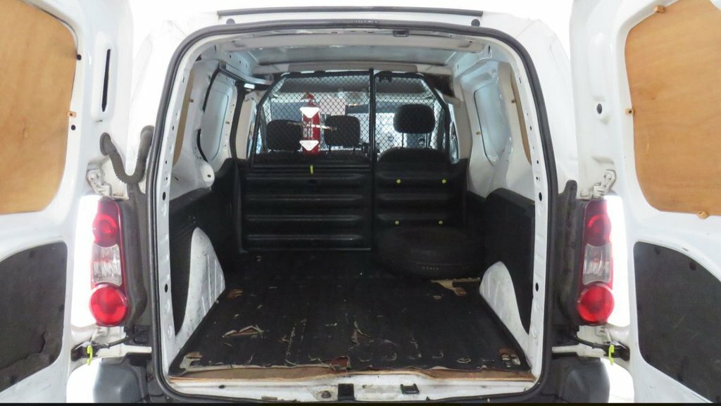 Peugeot Partner 1.6L Se LS68UPA White #4