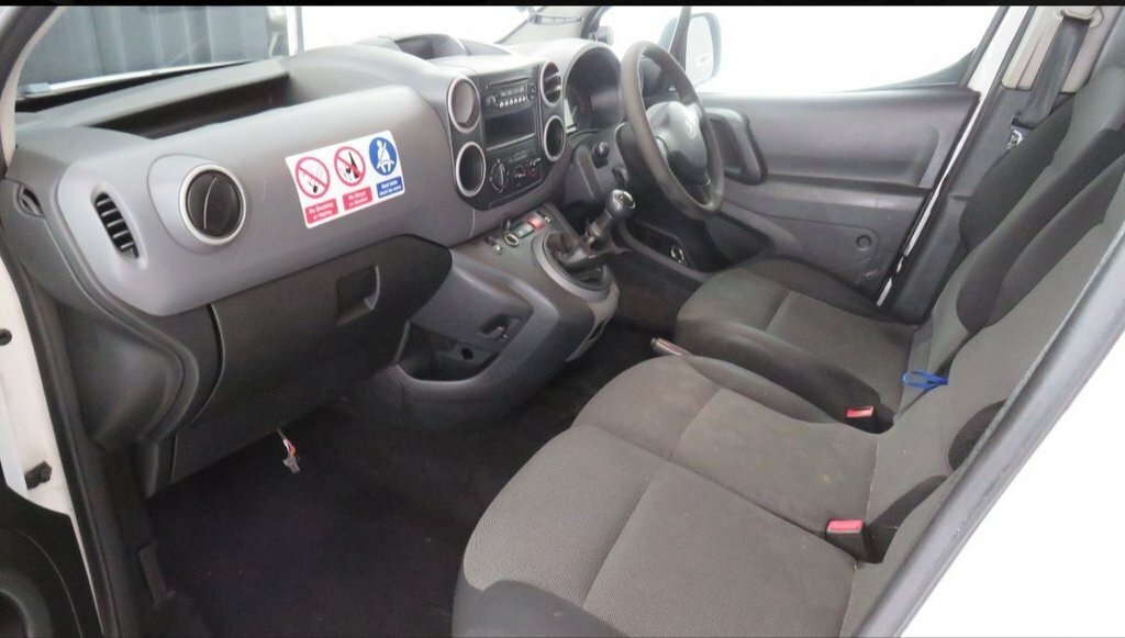 Peugeot Partner 1.6L Se LS68UPA White #6