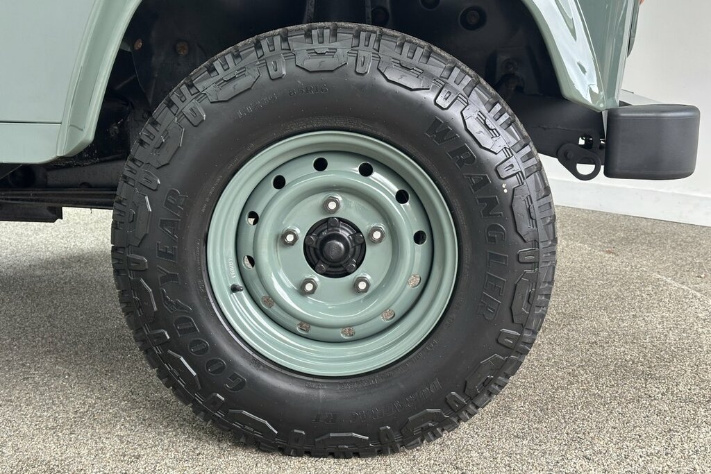 Land Rover Defender 90 2.4 Heritage S Top GD11FVL Green #5