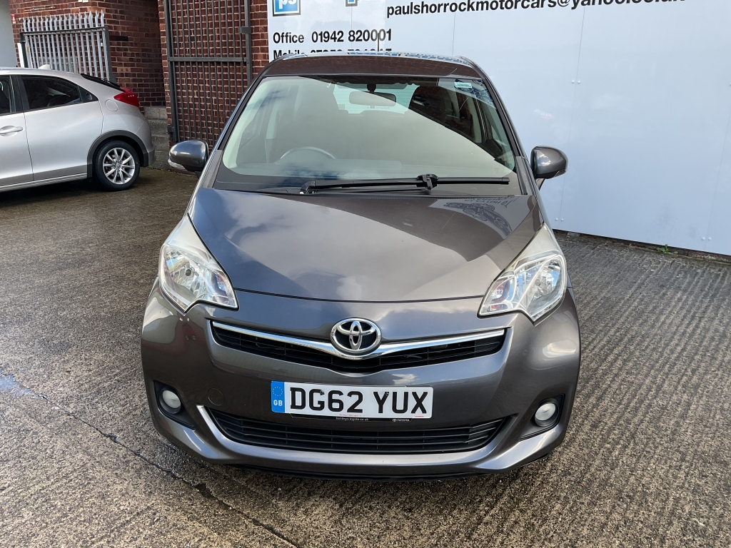 Toyota Verso-S 1.3L T Spirit Silver #2