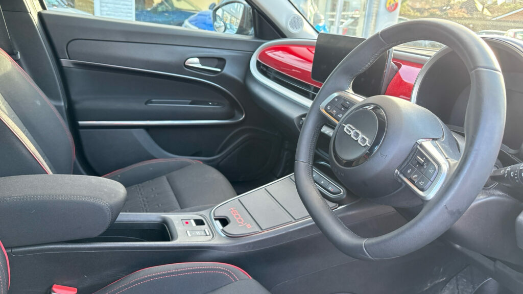 Fiat 600e 115Kw Red 54Kwh NA74VZZ Black #6