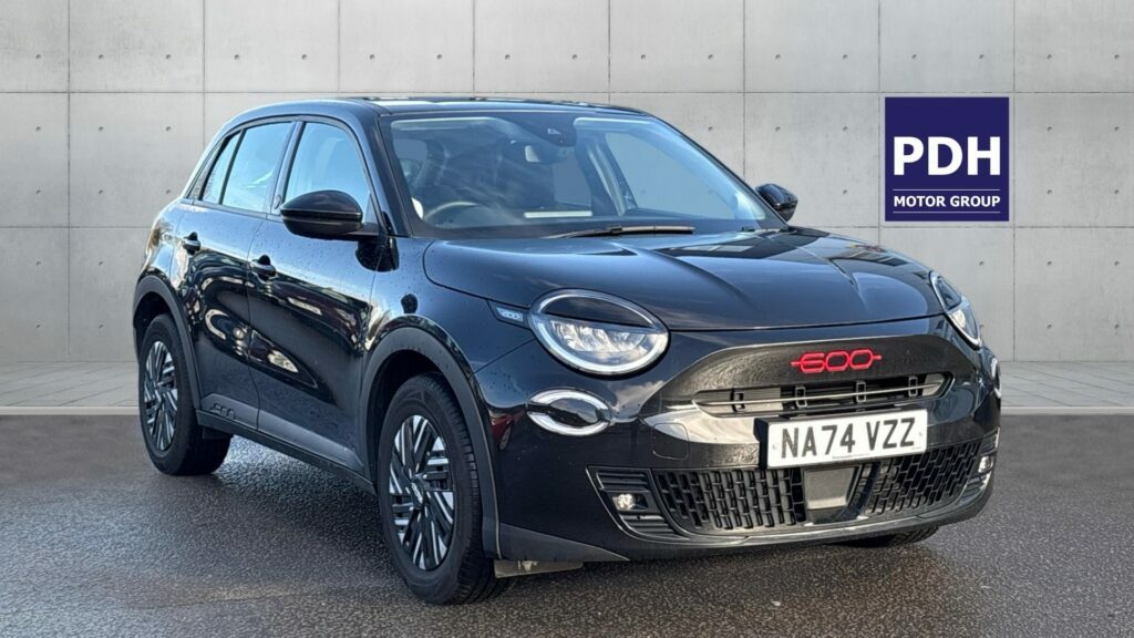 Fiat 600e 115Kw Red 54Kwh Black