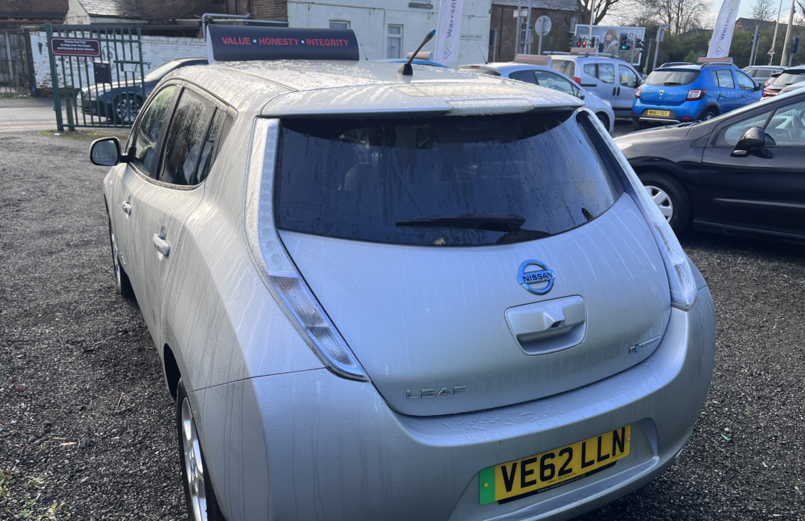 Nissan Leaf Hatchback VE62LLN Brown #4