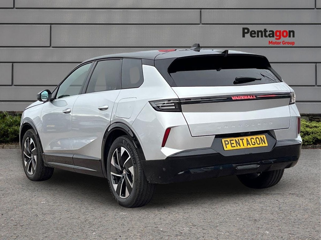 Vauxhall Grandland 73Kwh Gs Suv 213 Ps FG75VYD Silver #2