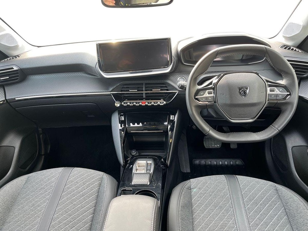 Peugeot e-208 50Kwh Allure Hatchback 7.4Kw Ch YO74OKE White #6