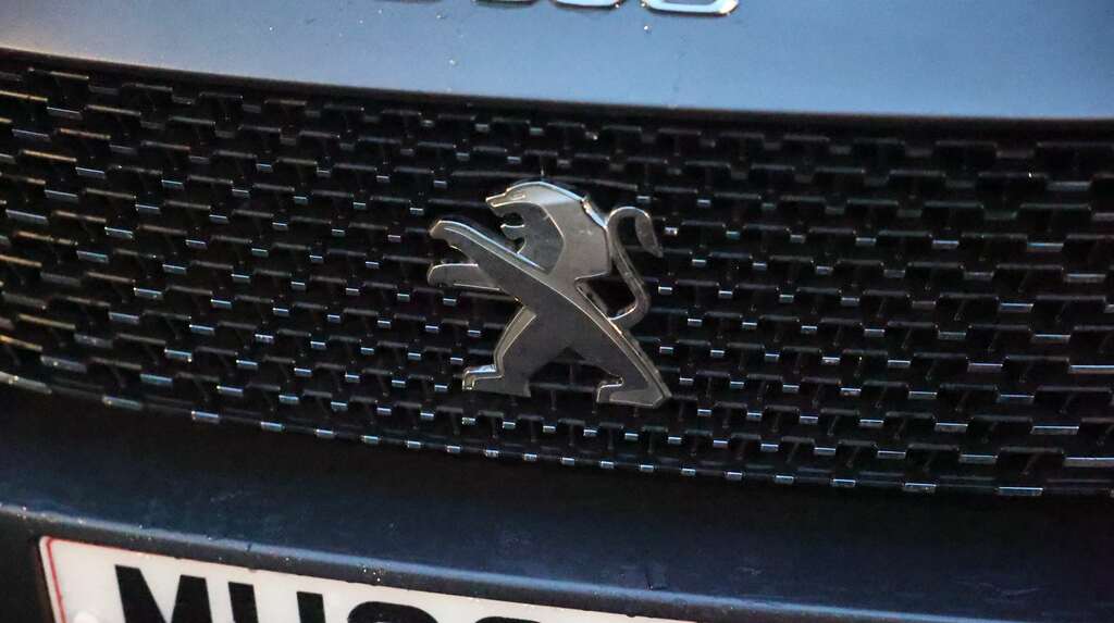 Peugeot 3008 1.2 Puretech Gt Eat8 MH23KZL Grey #4