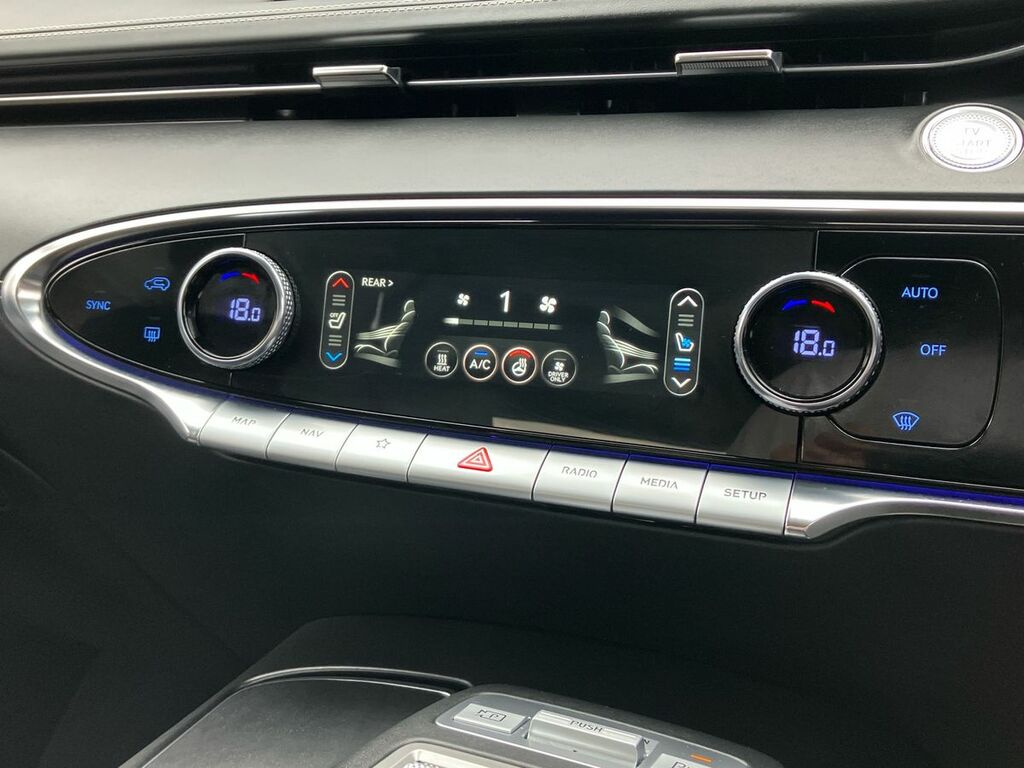 Genesis 77.4Kwh, Dual Motor Sport Suv Silver #12