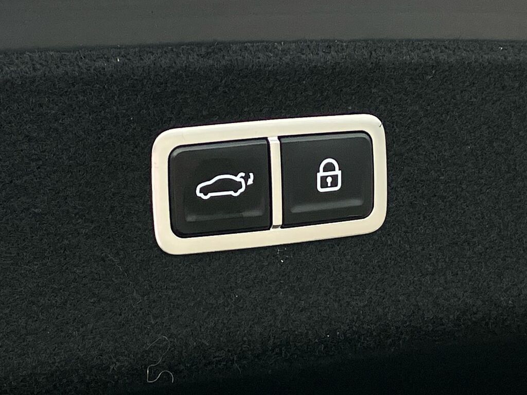 Genesis 2.5T Luxury Awd 7 Seat 2022 White #28