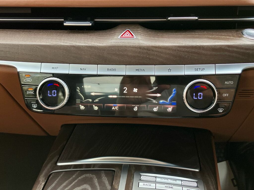 Genesis 2.5T Luxury Awd 7 Seat 2022 White #12