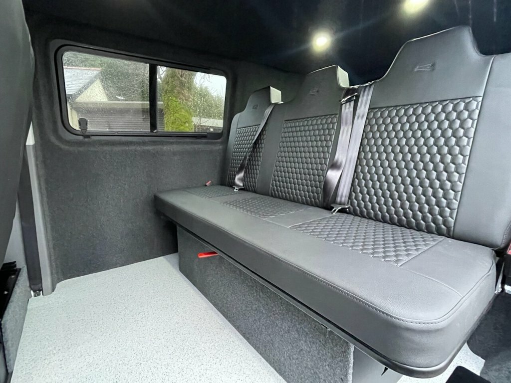 Volkswagen Transporter 2L Startline MD21XGN White #2