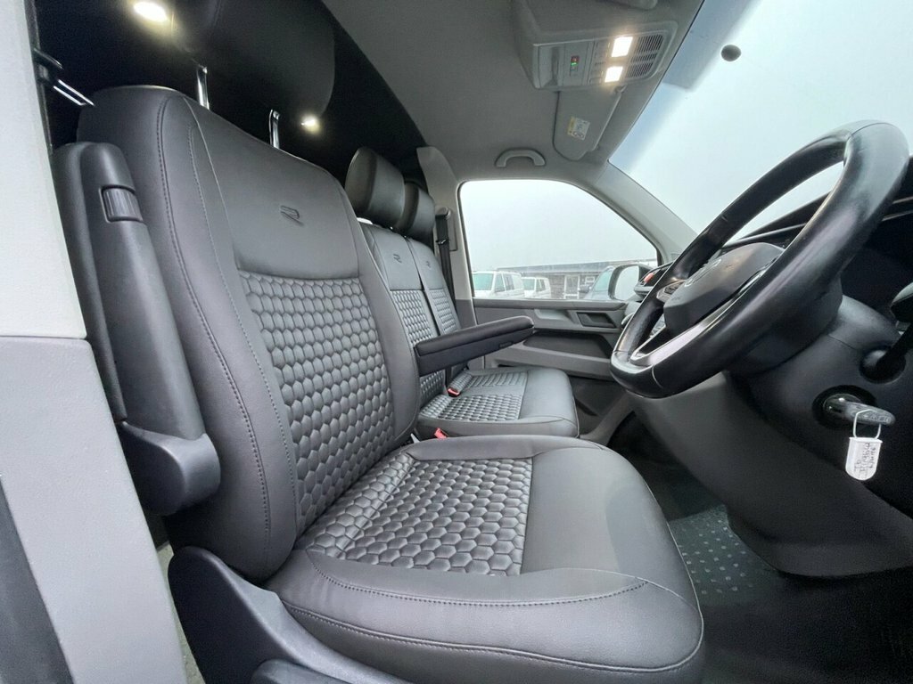 Volkswagen Transporter 2L Startline MD21XGN White #4