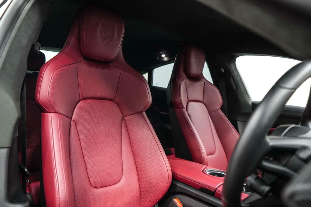 Porsche Taycan Performance Plus 93.4Kwh Gts 4Wd 11Kw Ch  Red #2
