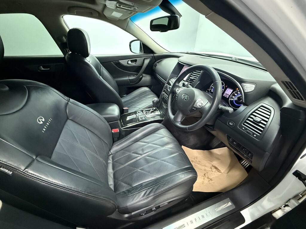 Infiniti QX70 3.0D Gt RX64SZD White #5