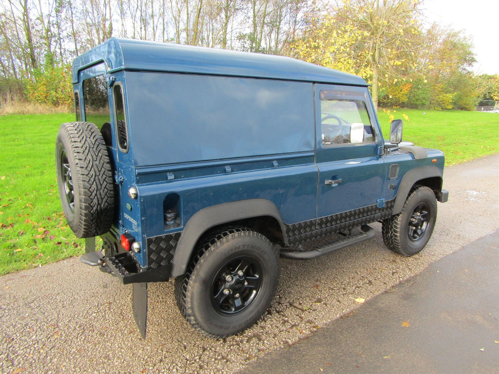 Land Rover Defender Hard-top Td5 Green #5