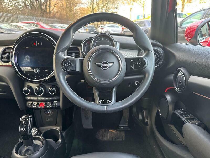 Mini Hatch 1.5 Cooper Exclusive Steptronic Euro 6 Ss Red