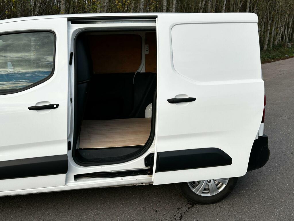 Vauxhall Combo 1.5 Turbo D 2000 Dynamic L1 H1 Euro 6 VK22HLE White #5