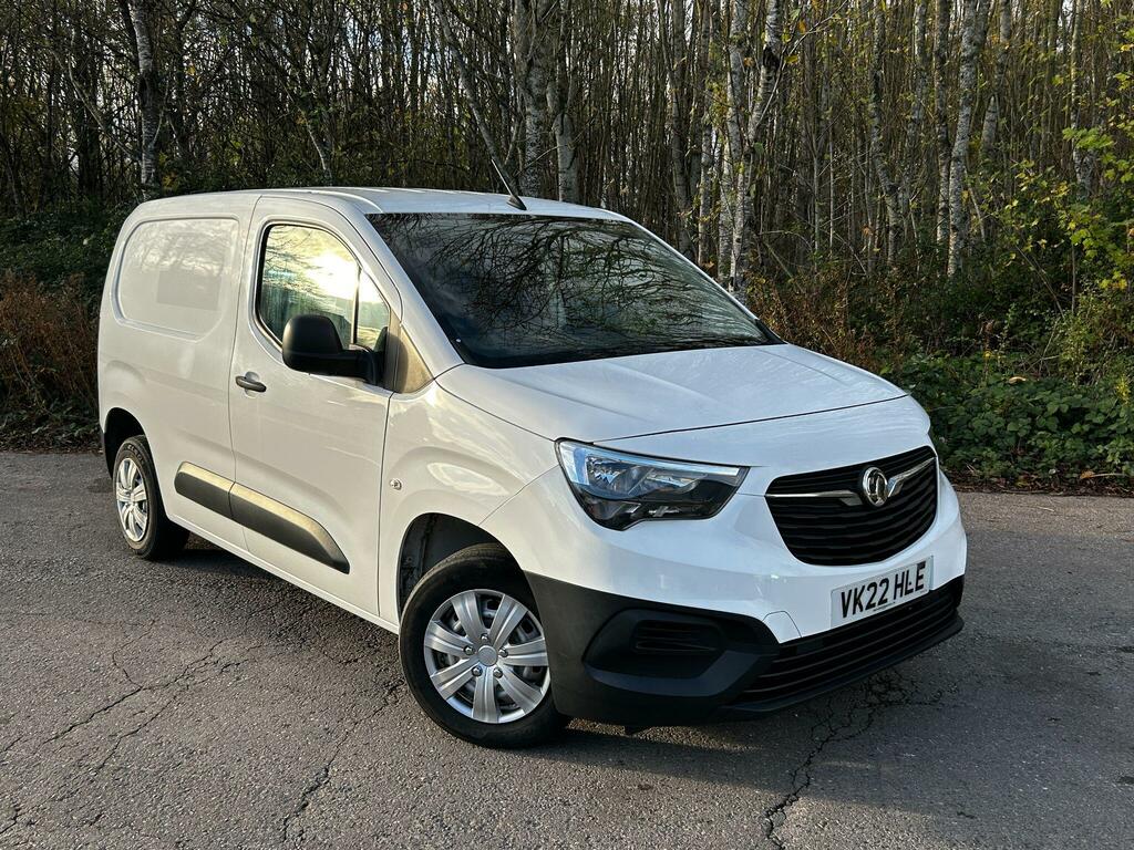 Vauxhall Combo 1.5 Turbo D 2000 Dynamic L1 H1 Euro 6 White