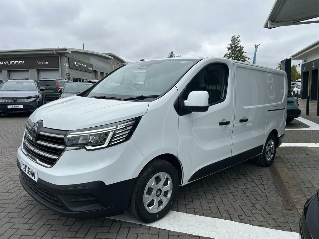 Renault Trafic E-tech Swb Advance White #4