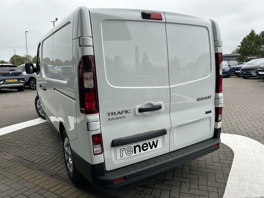 Renault Trafic E-tech Swb Advance White #5
