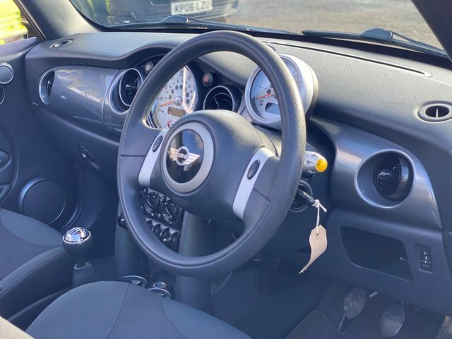 Mini Convertible 1.6 One Euro 4 Blue #5
