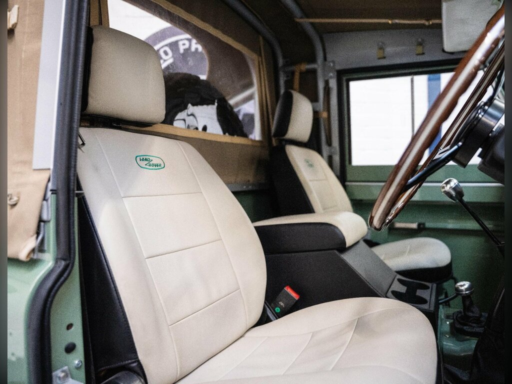 Land Rover Defender 90 Suv Grey #9