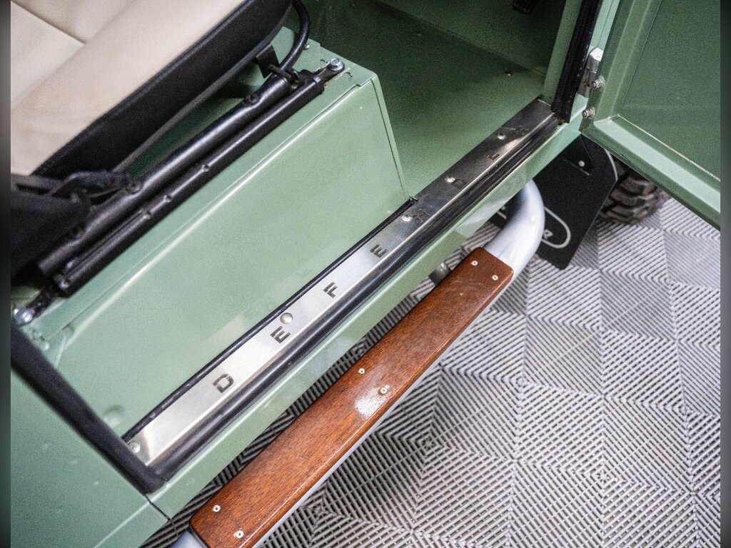 Land Rover Defender 90 Suv Grey #13