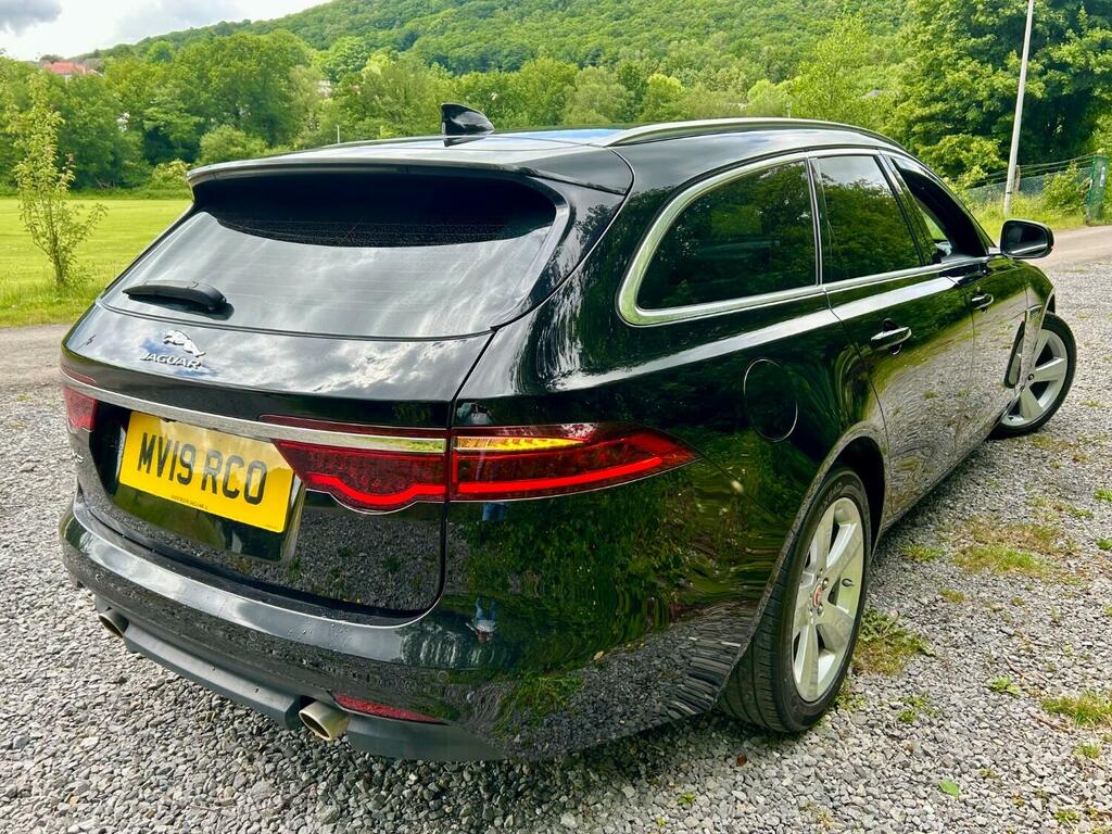 Jaguar XF Estate 2.0 T 250Portfolio Estatexenons-meridian- MV19RCO Black #5