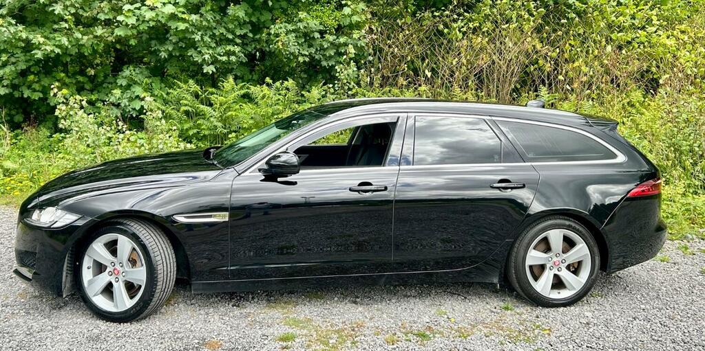 Jaguar XF Estate 2.0 T 250Portfolio Estatexenons-meridian- MV19RCO Black #4