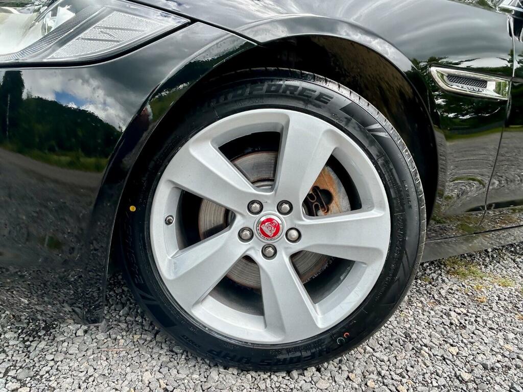 Jaguar XF Estate 2.0 T 250Portfolio Estatexenons-meridian- MV19RCO Black #6