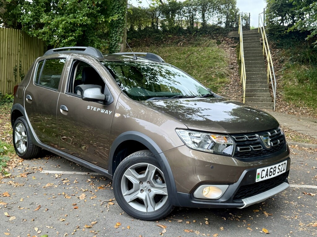 Dacia Sandero Stepway Hatchback 0.9 Stepway Comfort Tce 90Just 38K-nav Brown