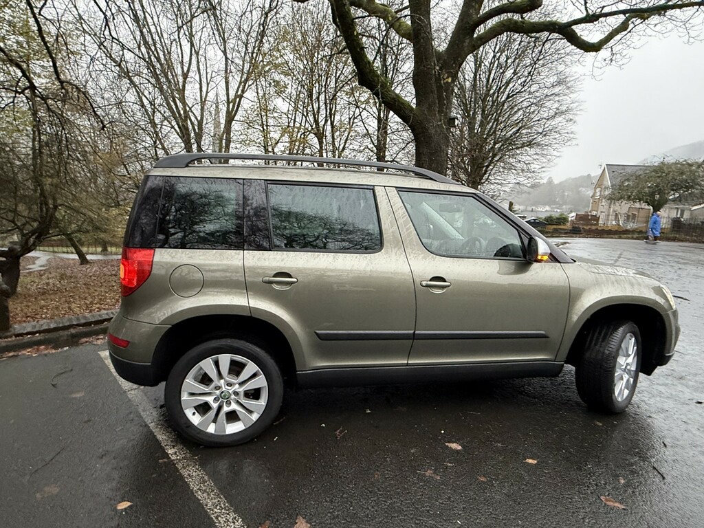 Skoda Yeti Suv 2.0 Tdi Se-l4x4 Green #6