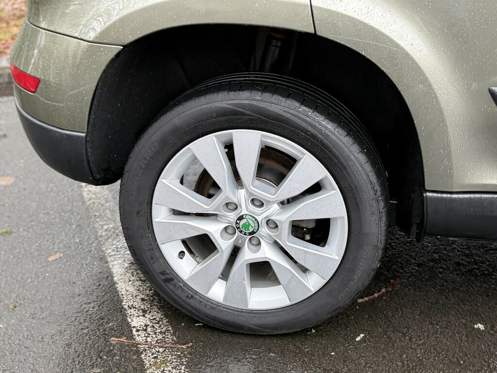 Skoda Yeti Suv 2.0 Tdi Se-l4x4 Green #5