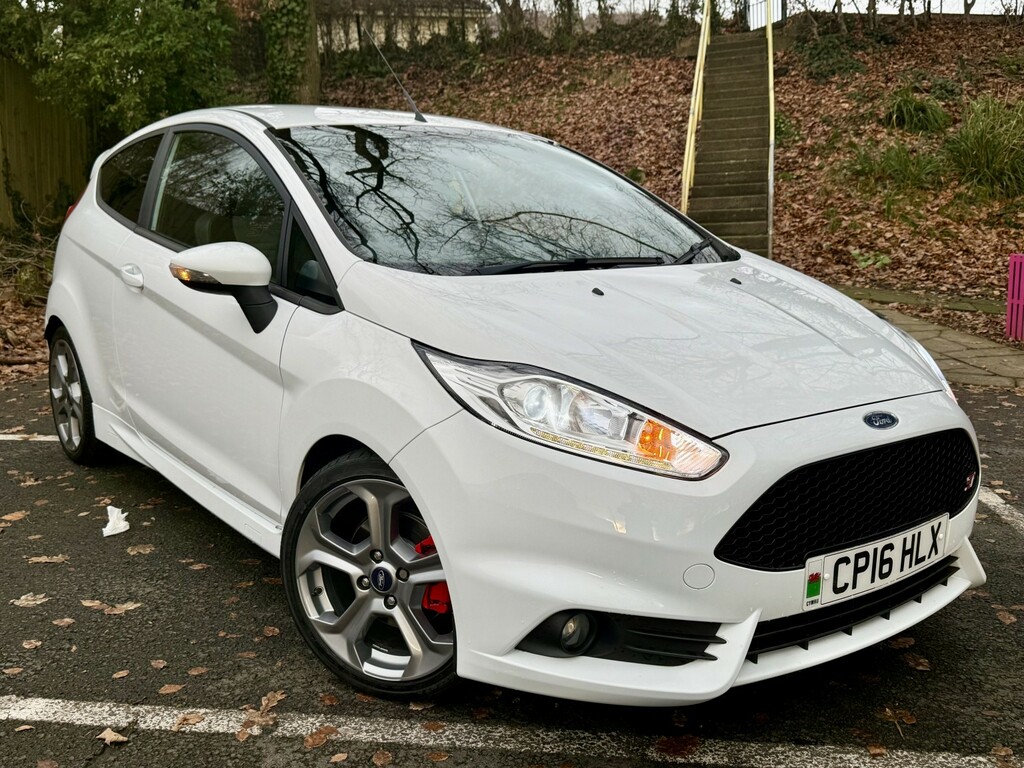 Ford Fiesta Hatchback 1.6 T St-2only 14Kffsh-nav-hrecaros-2 White