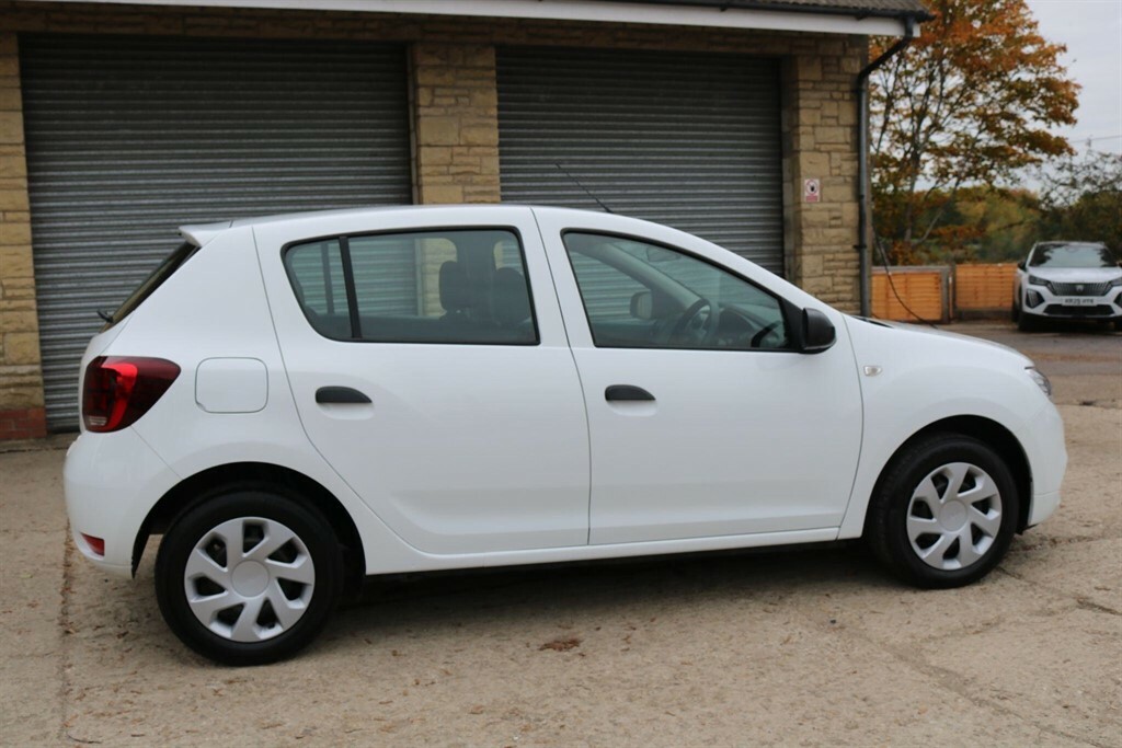 Dacia Sandero 0.9 Tce Essential Euro 6 Ss LM19TTU White #5