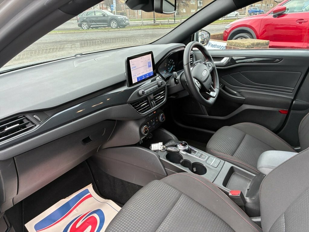 Ford Focus 1L St-line YJ71WWX Silver #6