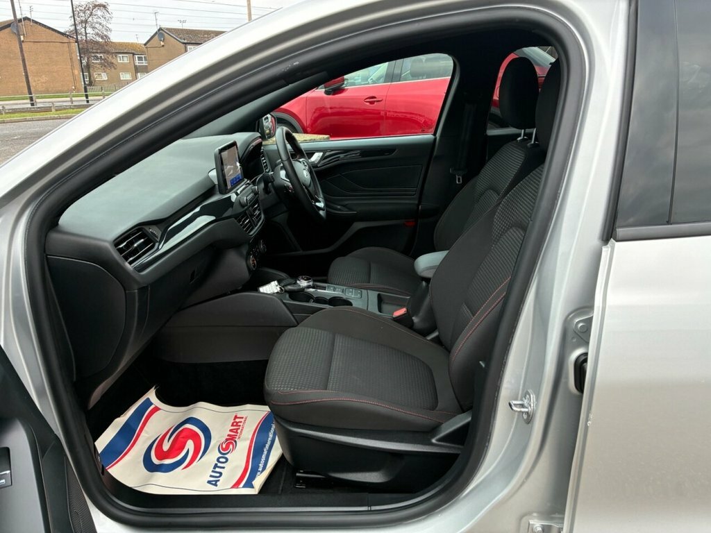 Ford Focus 1L St-line YJ71WWX Silver #4