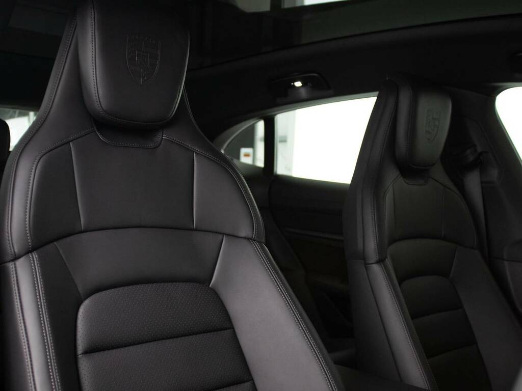 Porsche Taycan Sport Turismo Black #2